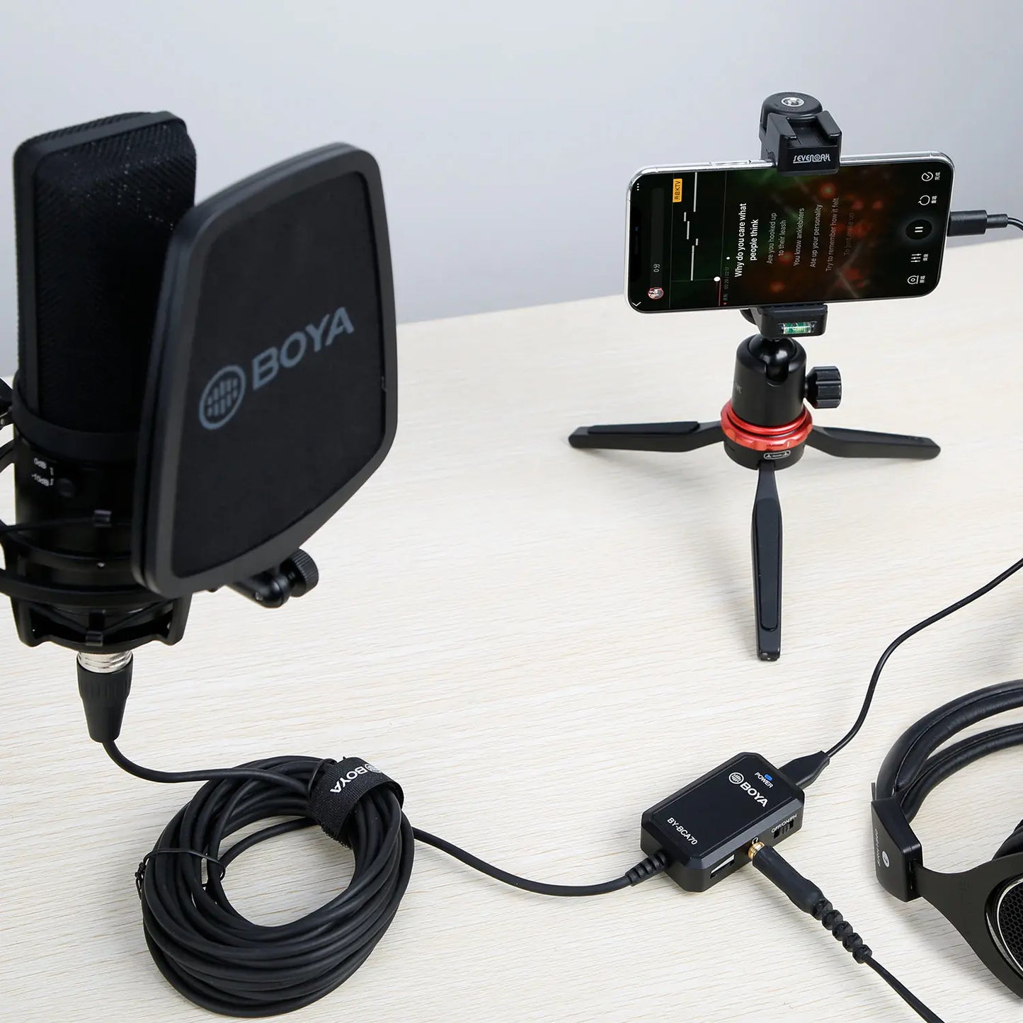 BY-BCA70 Audio Adapter for XLR Microphones to Mobile Devices